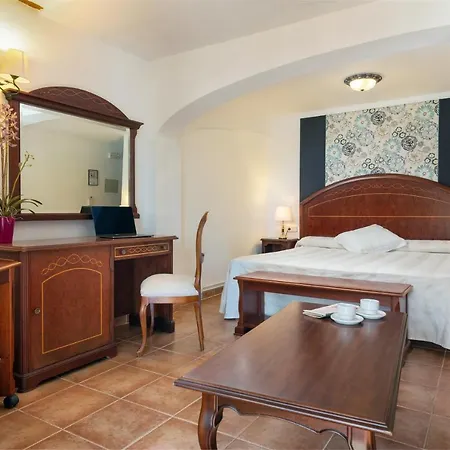 Monnaber Nou & Hotel Campanet