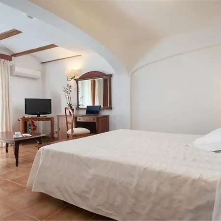 Hotel Monnaber Nou & 4*