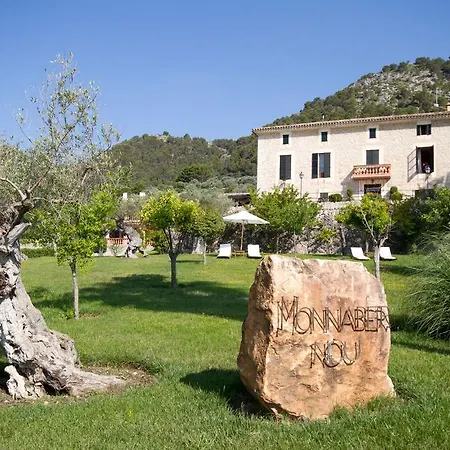 Monnaber Nou & Hotel